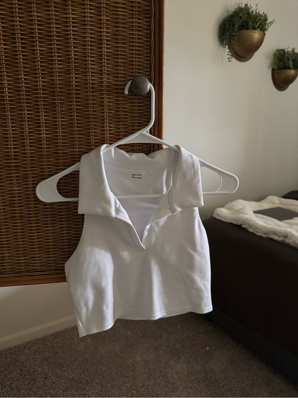 Gilly Hicks White Sleeveless Collared Crop Top
